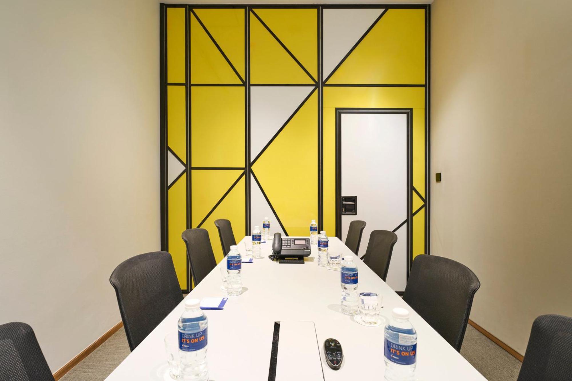 Holiday Inn Express Singapore Serangoon By Ihg Exterior foto